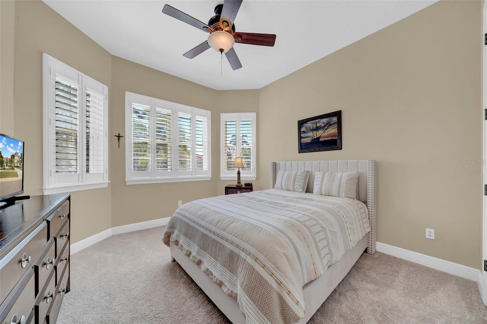 Downstairs guest bedroom 2