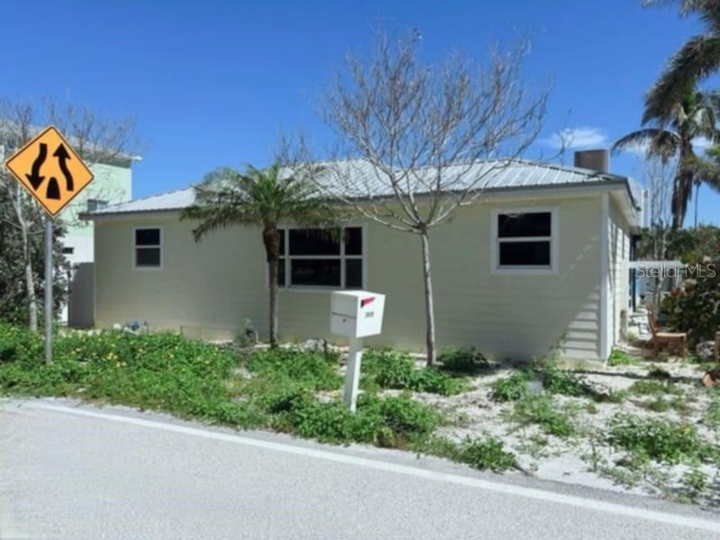 Home was damaged by hurricane - Drywall is removed