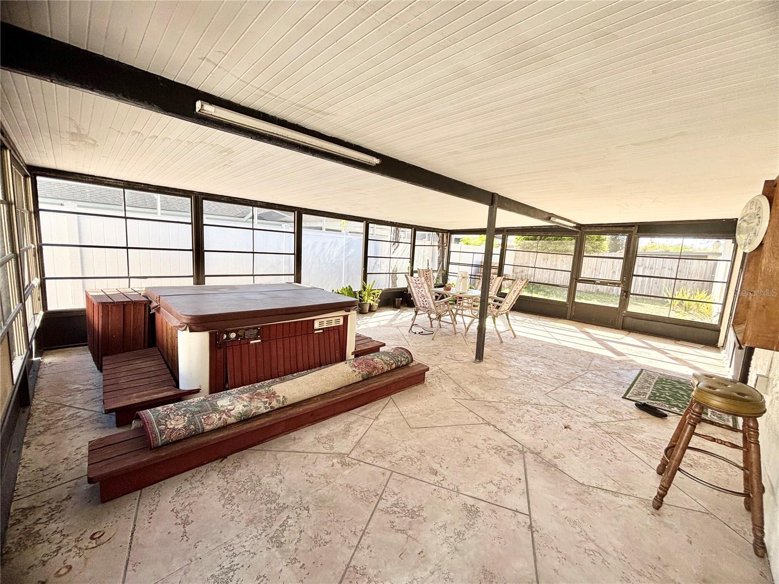 Screened in covered lanai