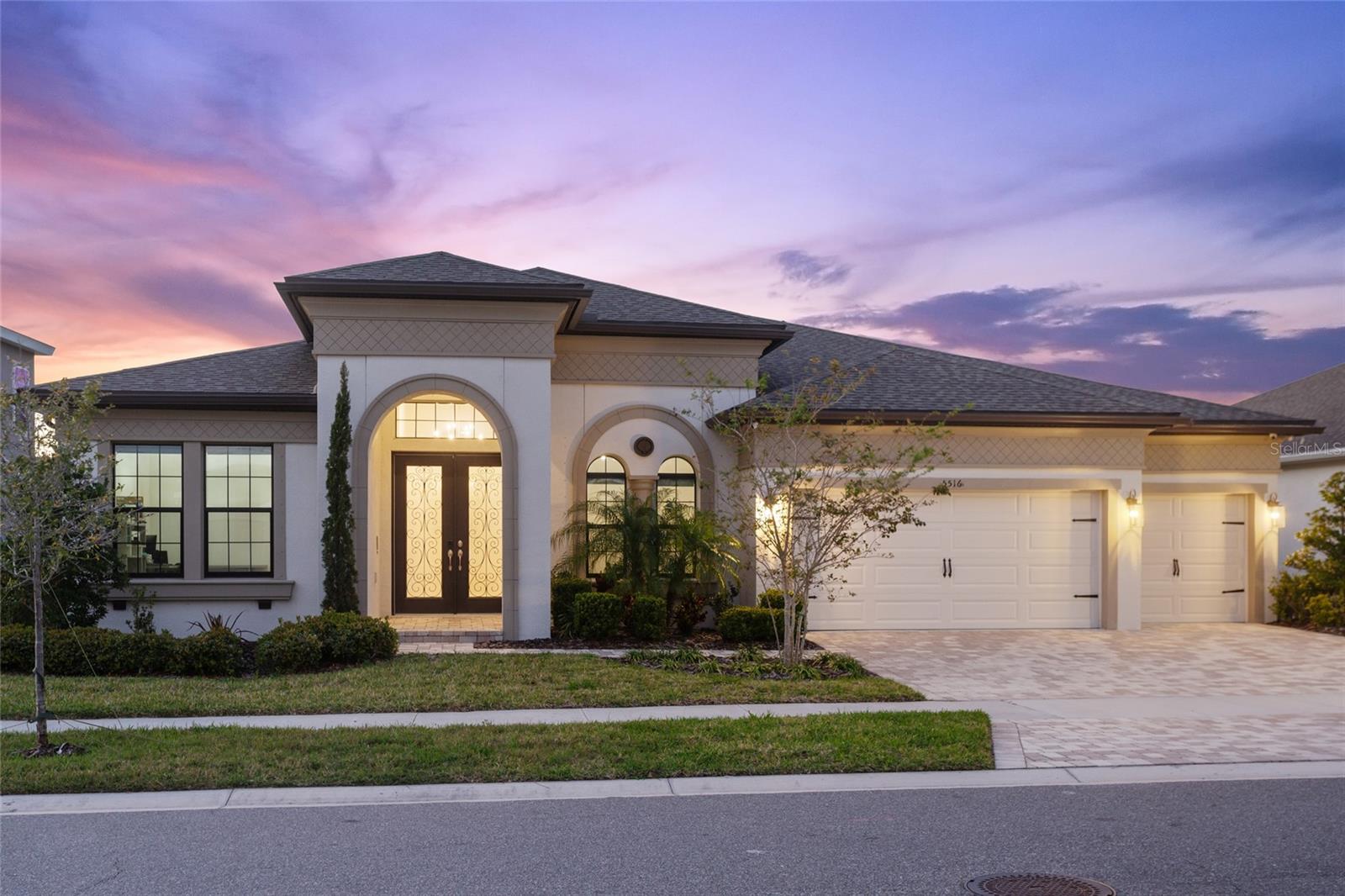 Welcome to 5514 Madrigal Way in Apollo Beach