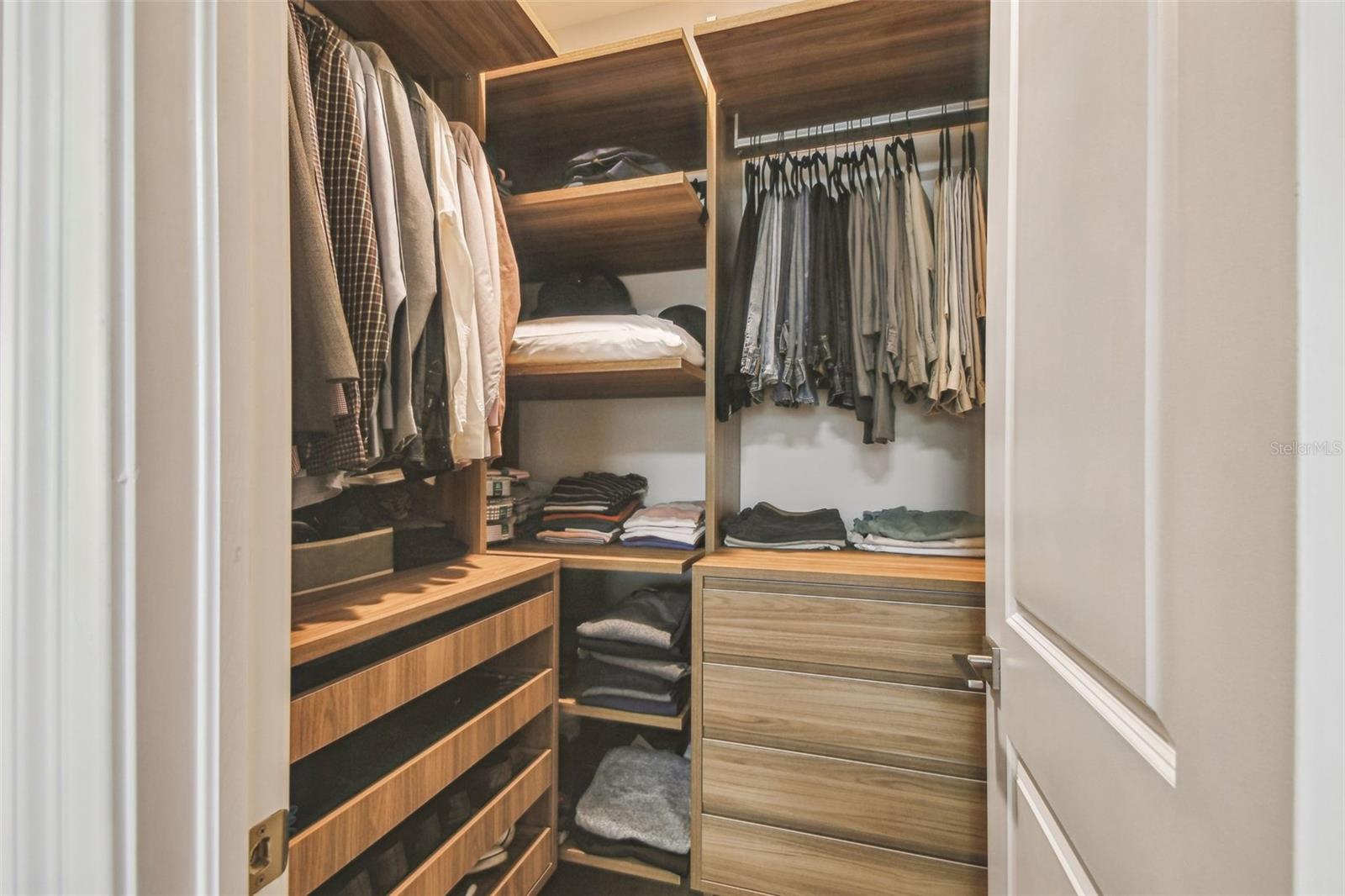 Closet 1