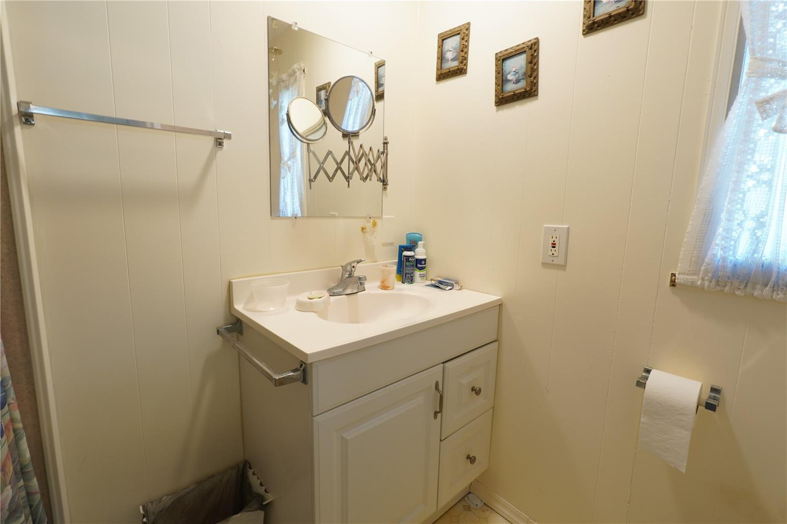 Main Bedroom Bathroom