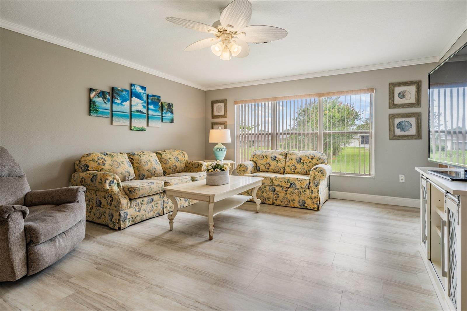 Light, bright & OPEN floorplan
