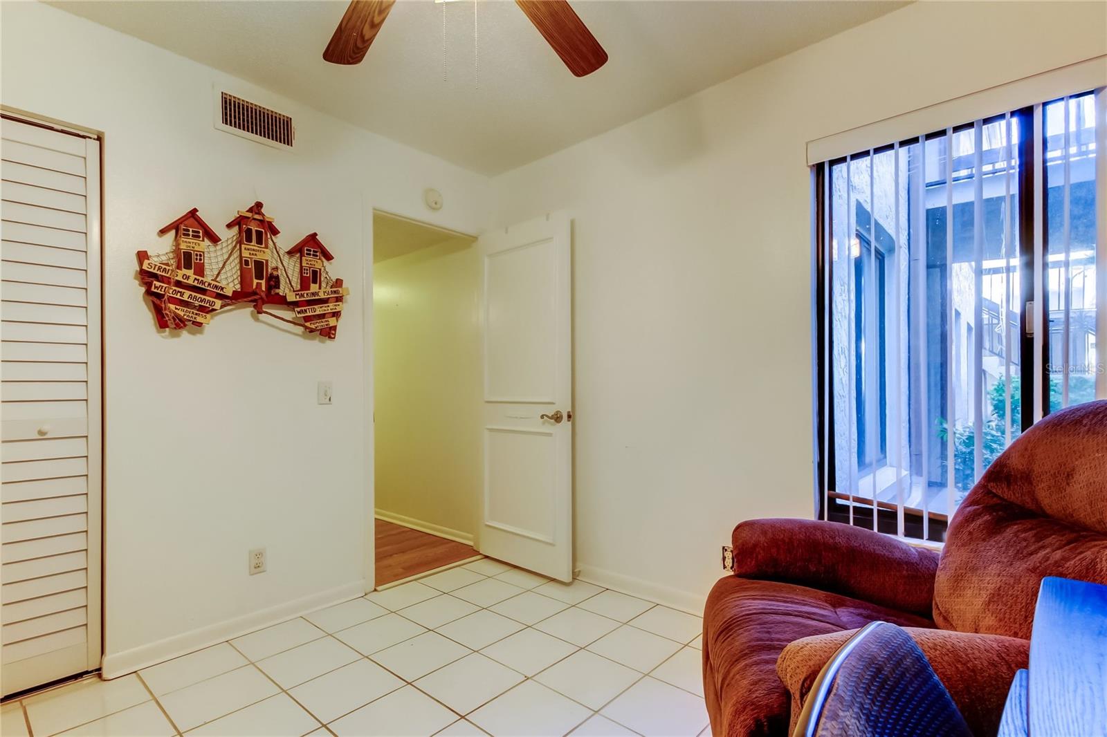 Window in Guest Bedroom makes it extra light & bright