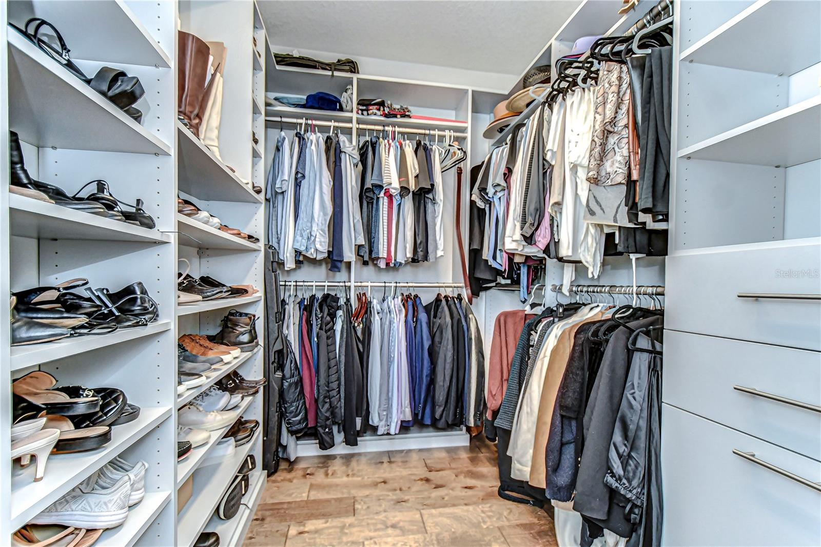 This  closet promises to cradle your couture with elegance