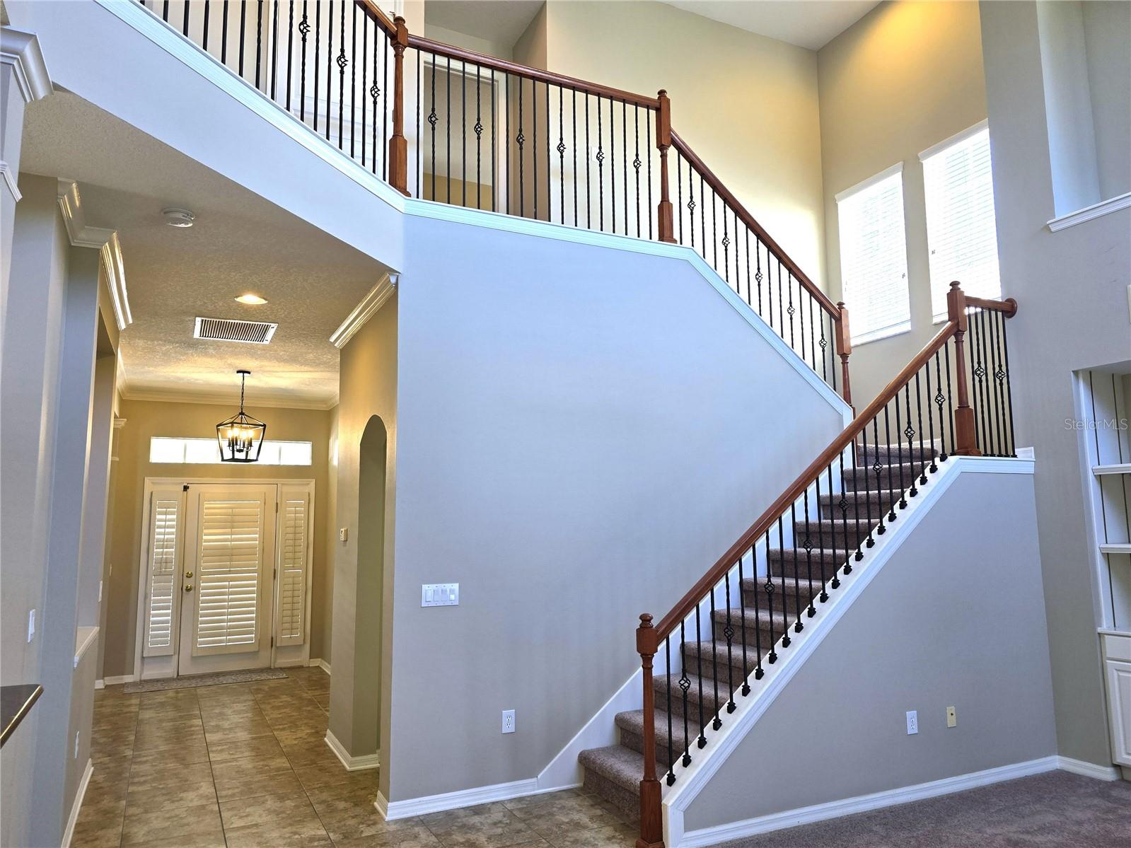 Foyer/Stairs