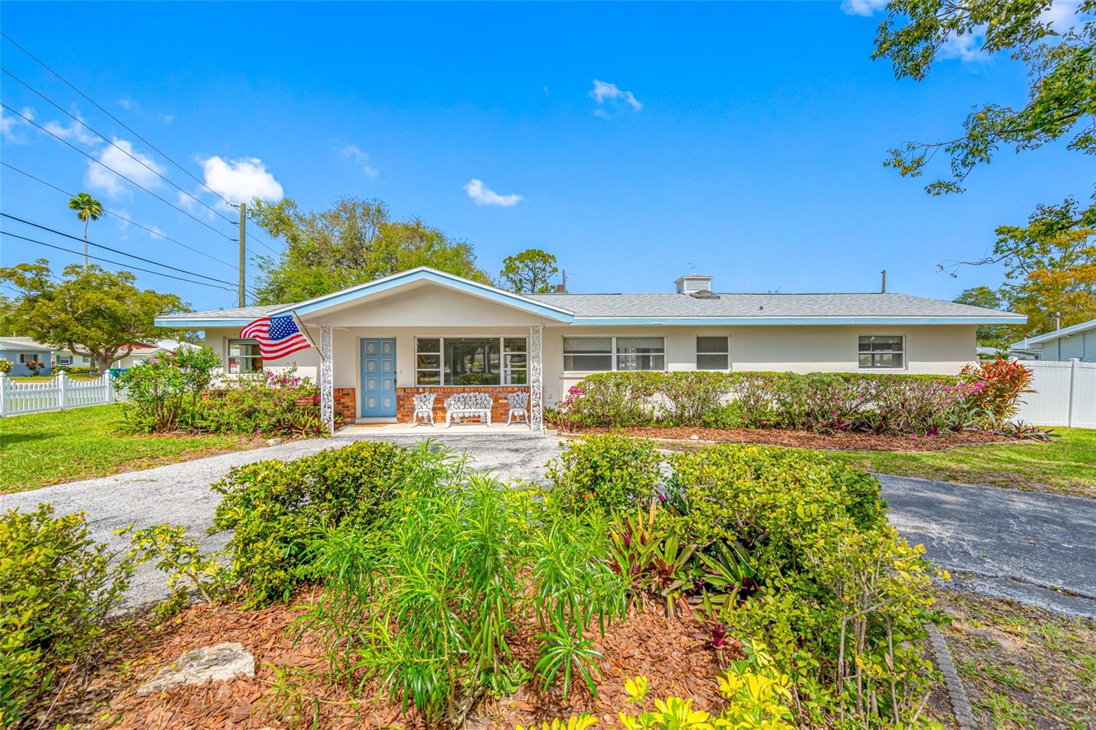 Welcome to 11601 86th Ave in Seminole, Florida 33772