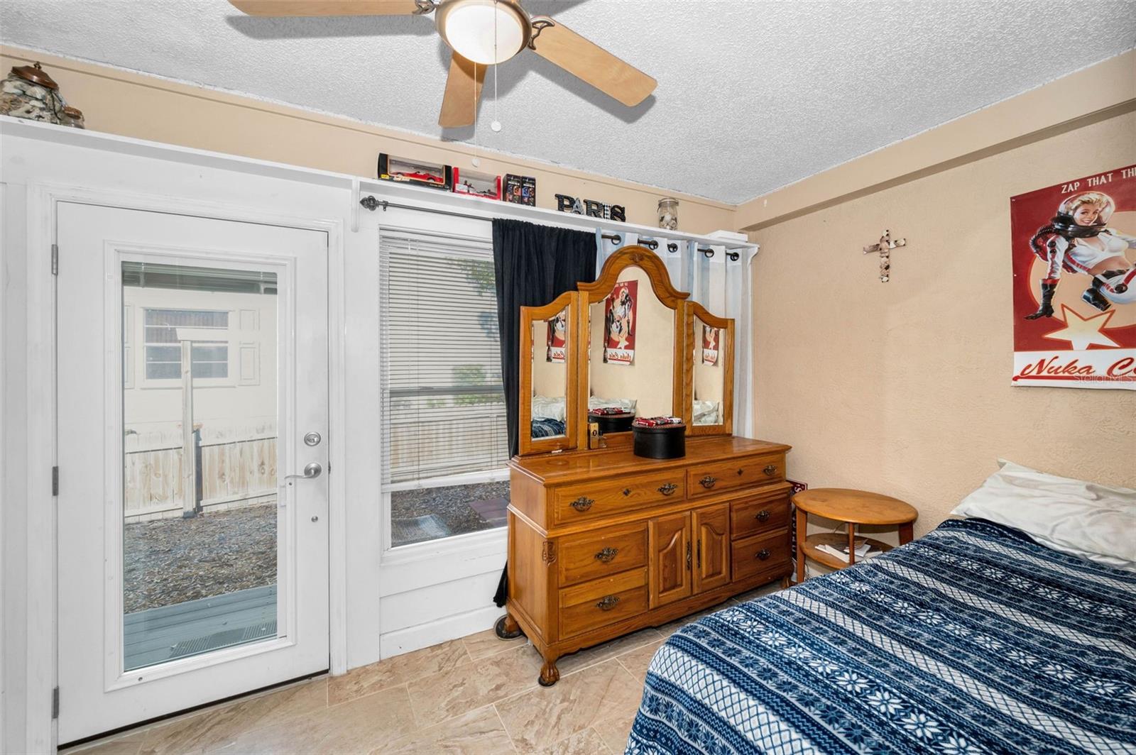 BONUS ROOM BEING USED AS AN EXTRA BEDROOM.  BONUS ROOM IS NOT INCLUDED IN THE SQUARE FOOTAGE IN THE TAX ROLL.  THE APPROXIMATE SIZE OF THIS ROOM IS A 10X13.