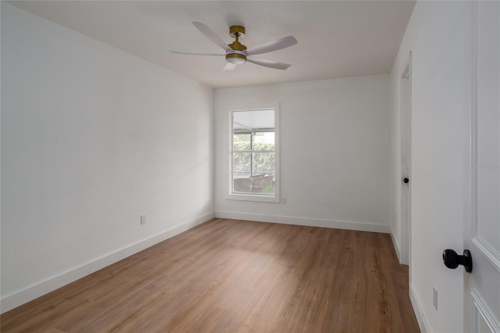 Bedroom 2 (with walk in closet)