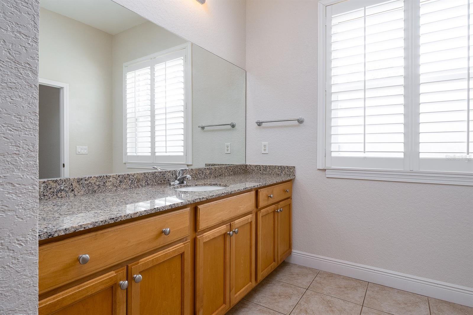 Bathroom in the 2nd bedroom