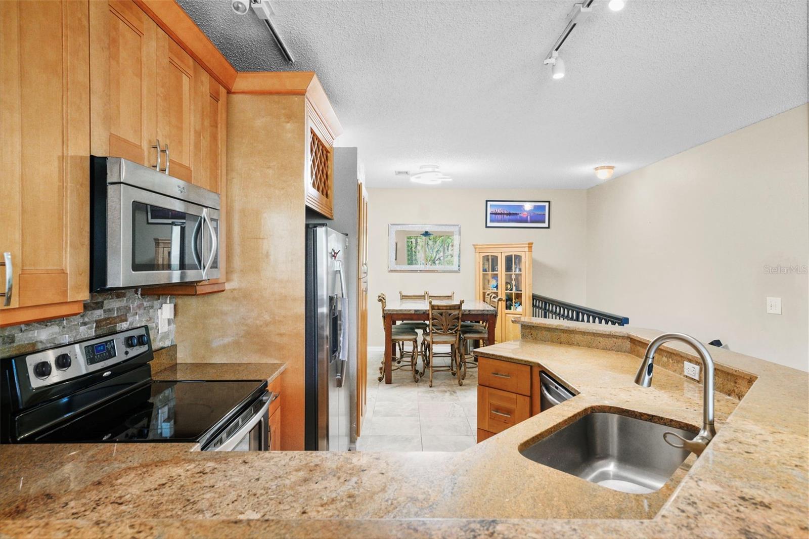 GRANITE COUNTERTOPS