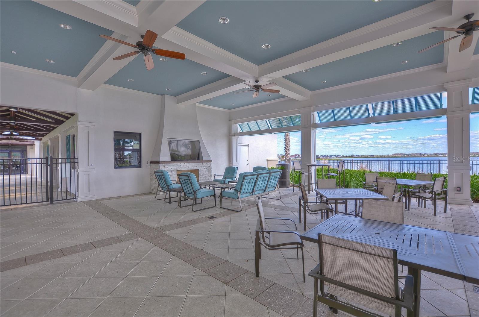 Clubhouse Outdoor Lounge