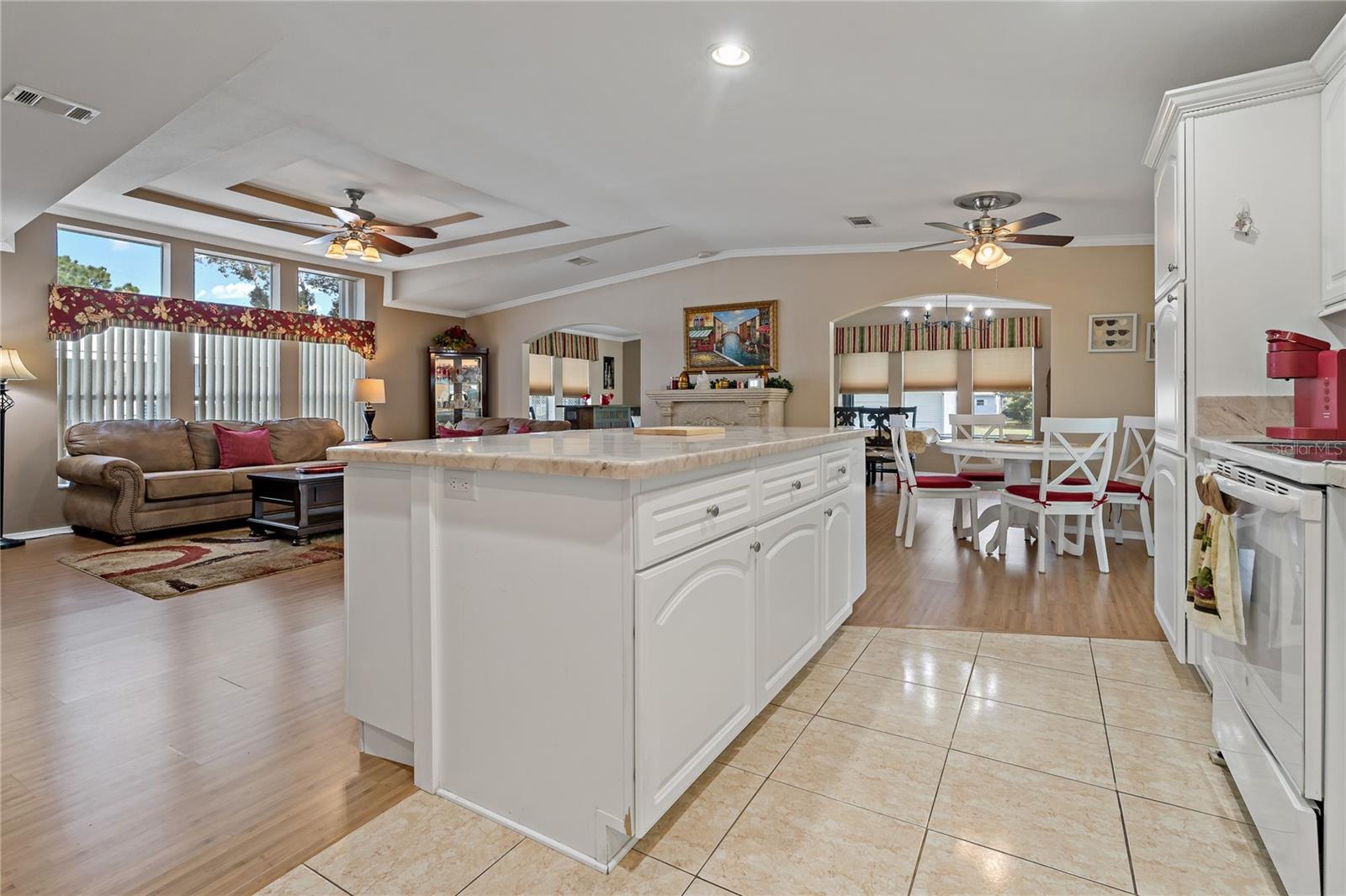 LIGHT AND BRIGHT OPEN FLOOR PLAN