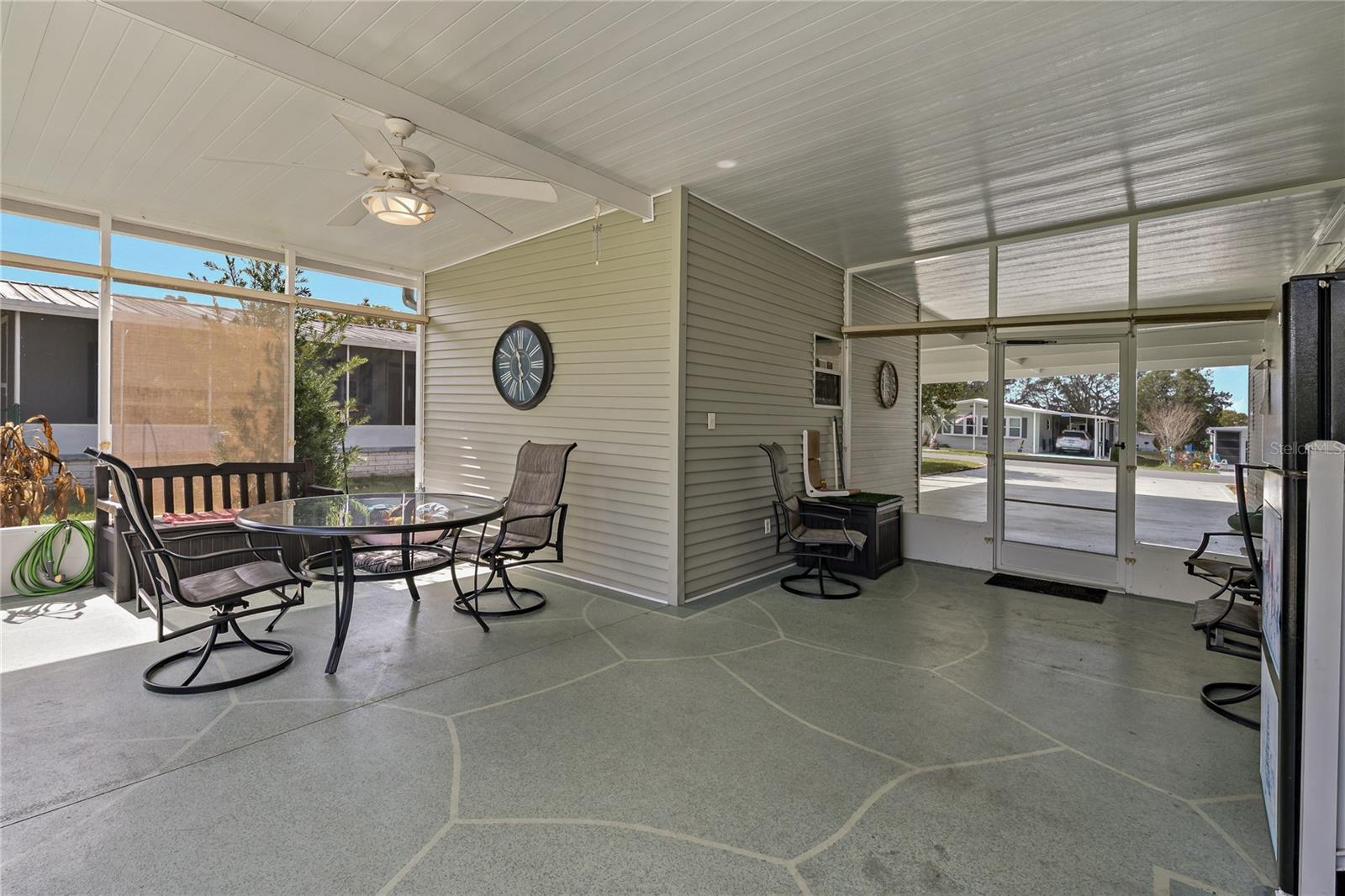 SPACIOUS, COVERED AND SCREENED IN LANAI