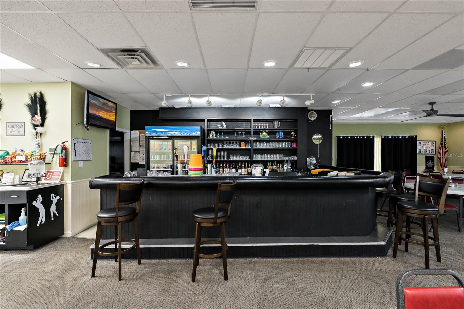 CLUBHOUSE BAR