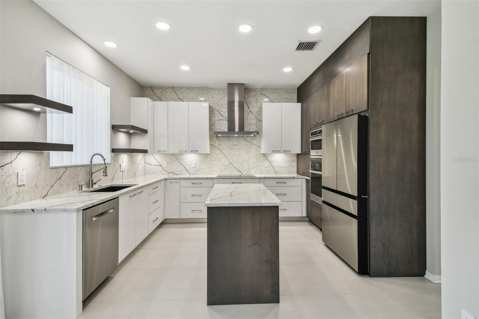 Modern two-tone kitchen