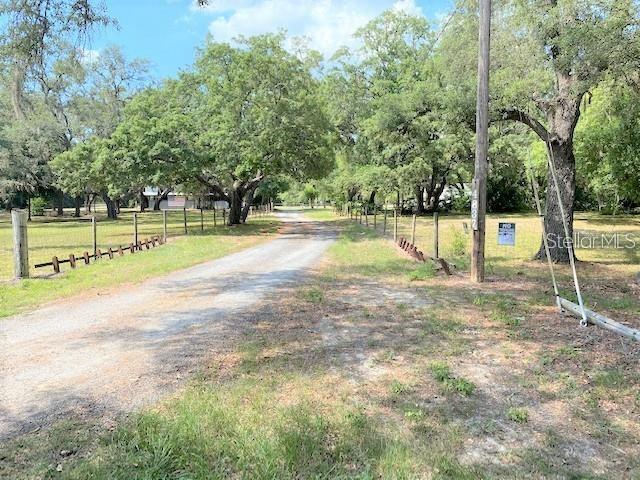 Gated entry to drive