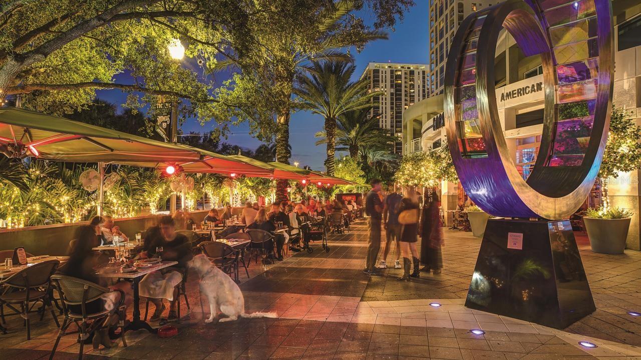 Beach Drive Restaurants and Nightlife