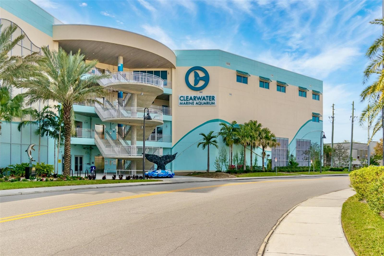 Walking Distance to Clearwater Marine Aquarium.