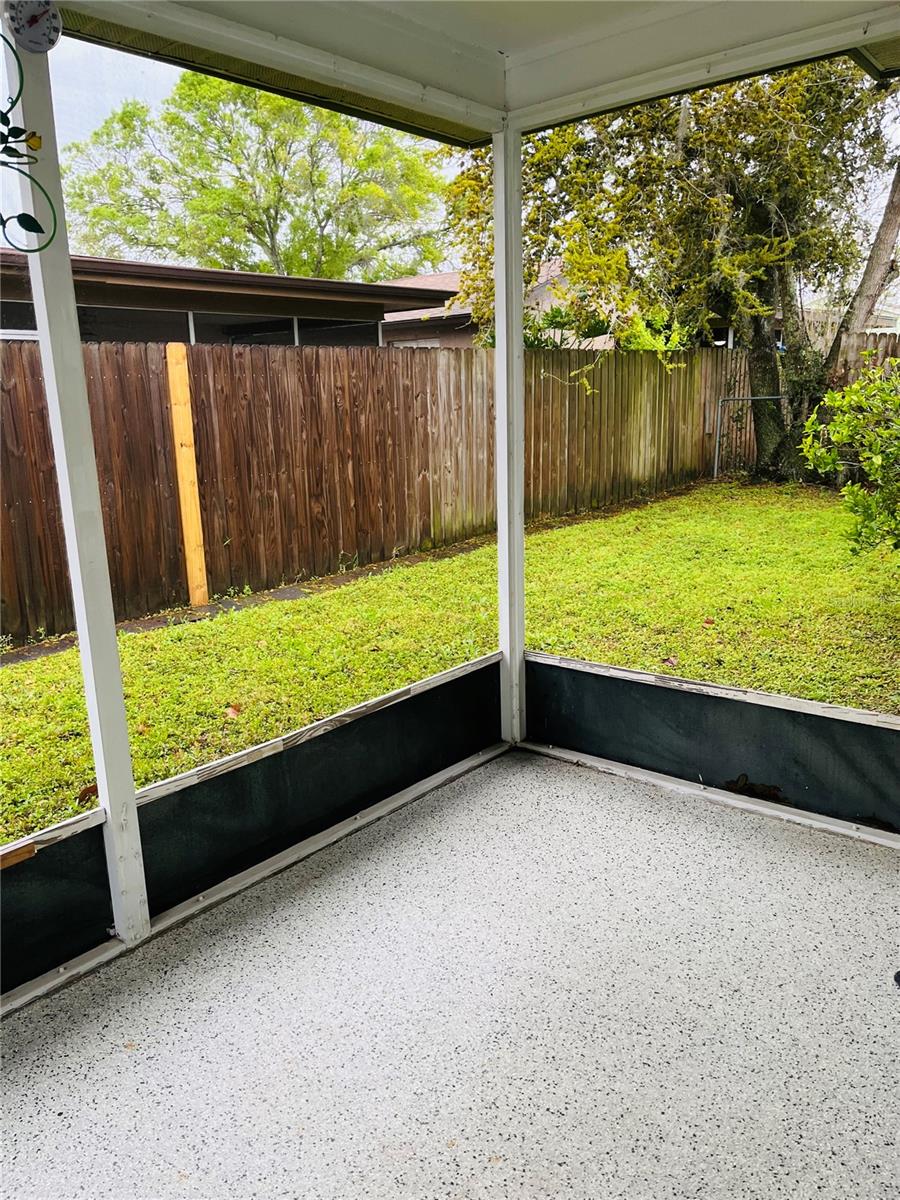 Enclosed , screened in porch