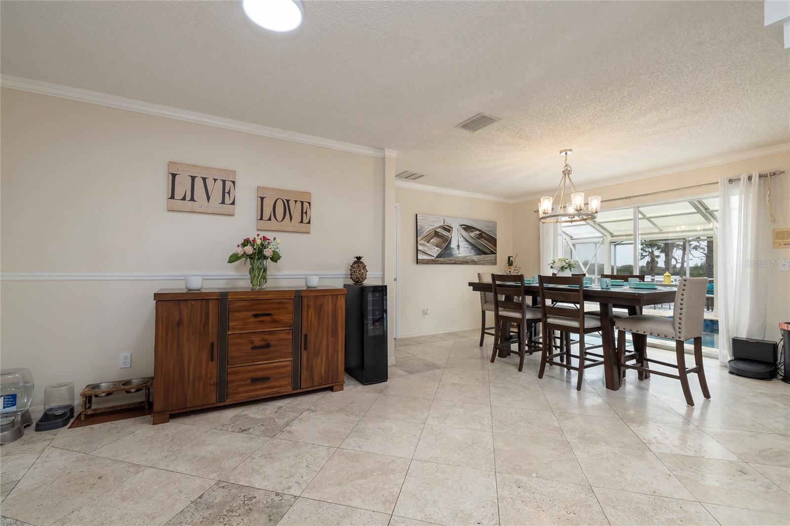 Bonus Area off Foyer leading to Dining Room