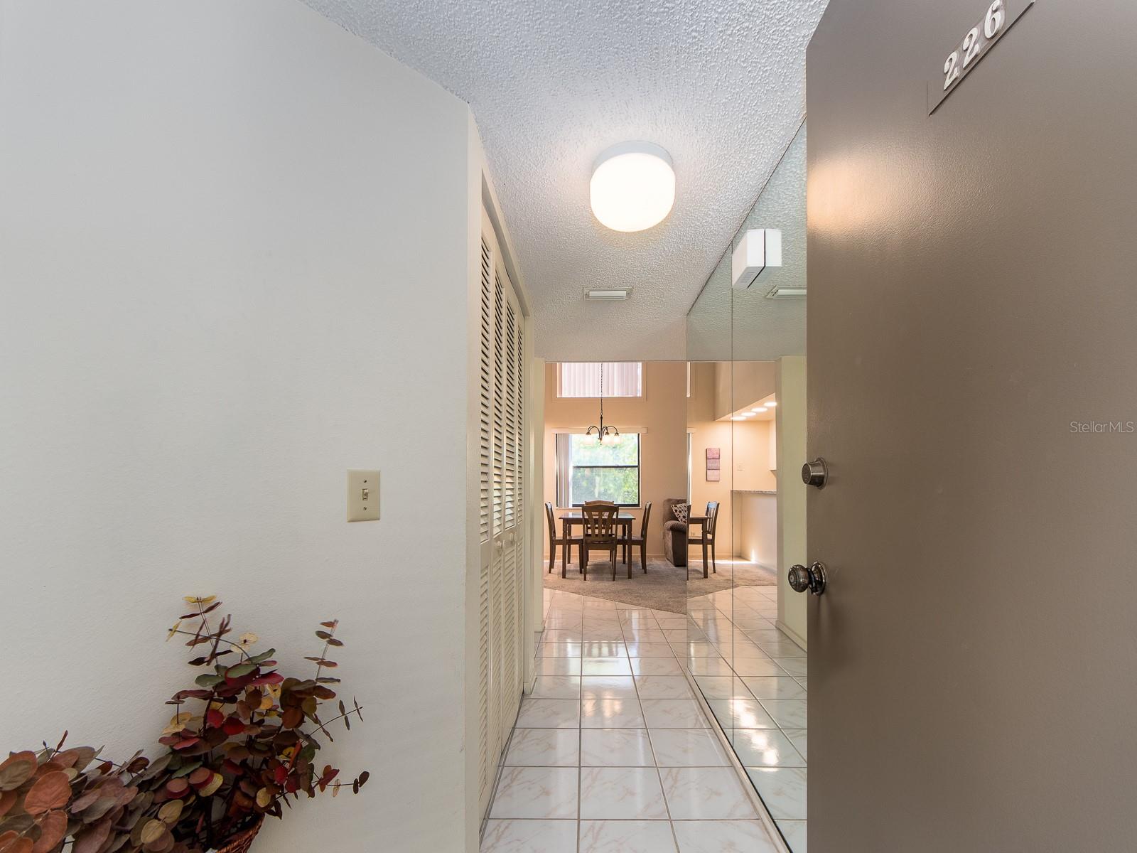 ENTRY /FOYER