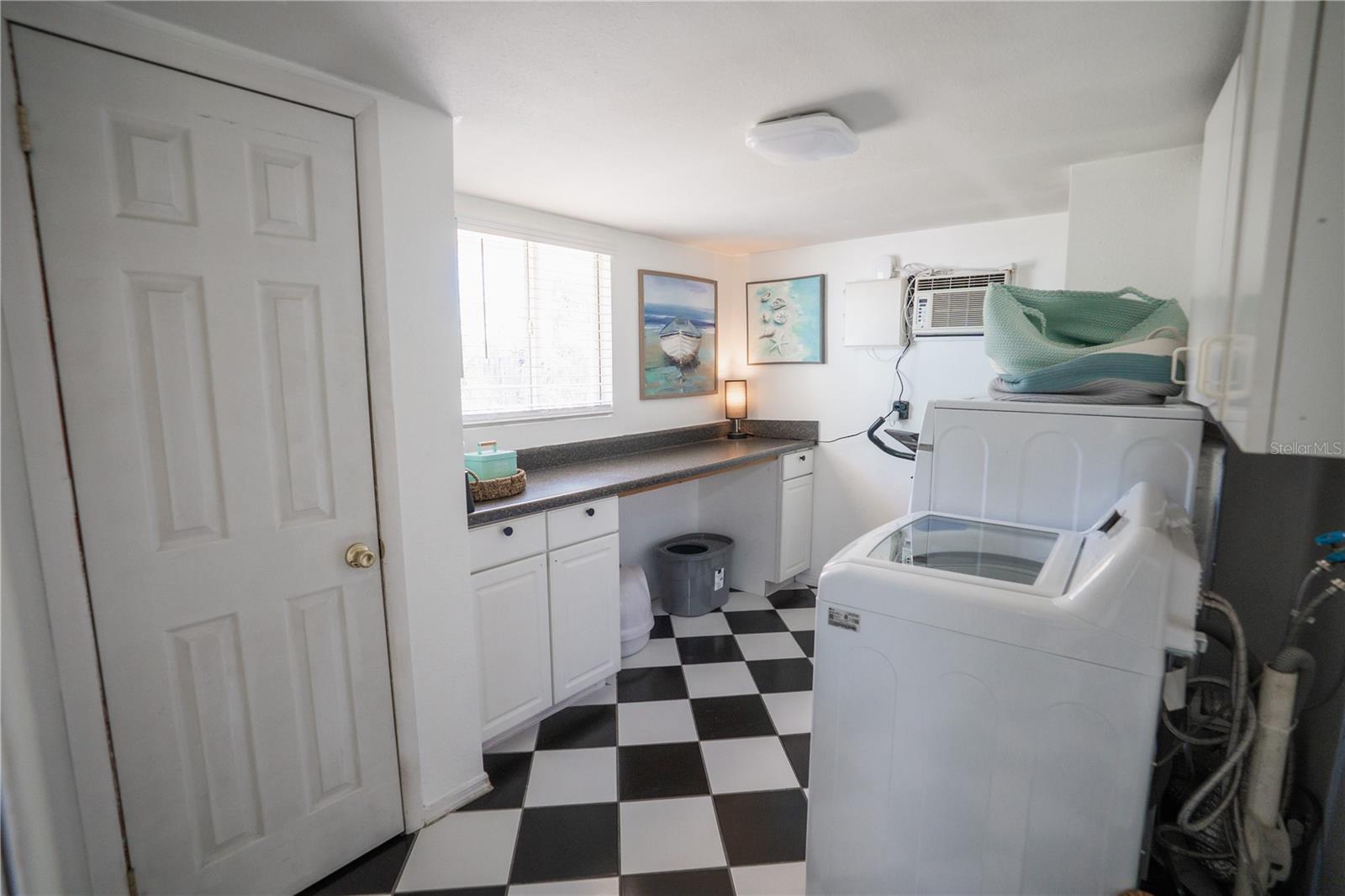 Mudroom/Laundry Room