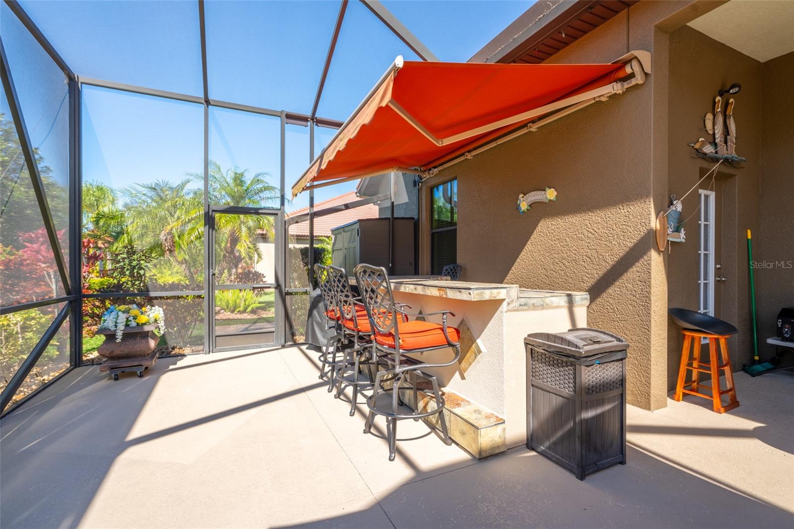 OUTDOOR BAR HAS MINI FRIDGE