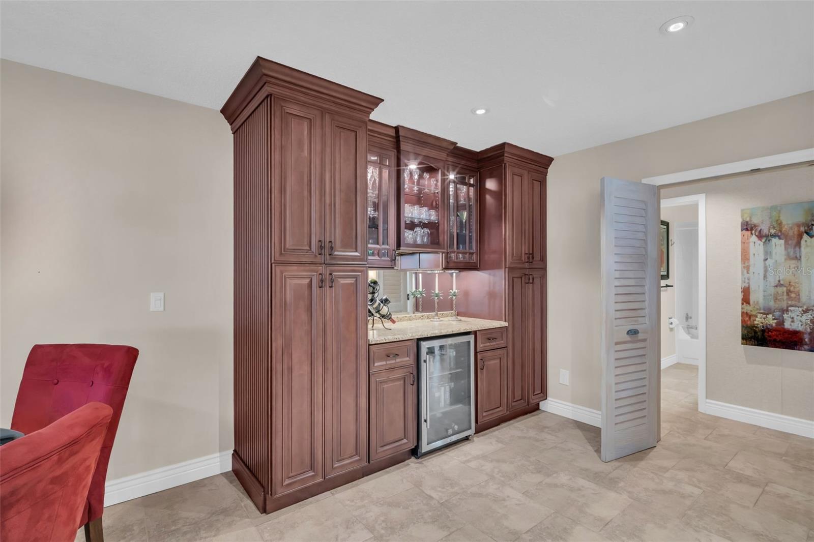 Bonus beverage fridge and a great entertainment space~