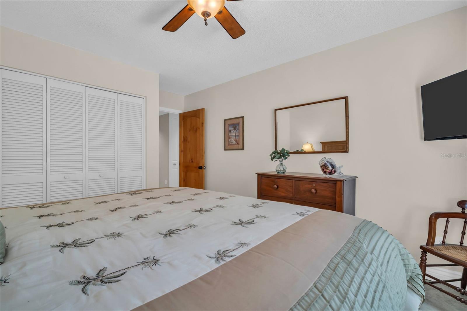 Great closet space and nicely tucked by the hall bath for convenience~