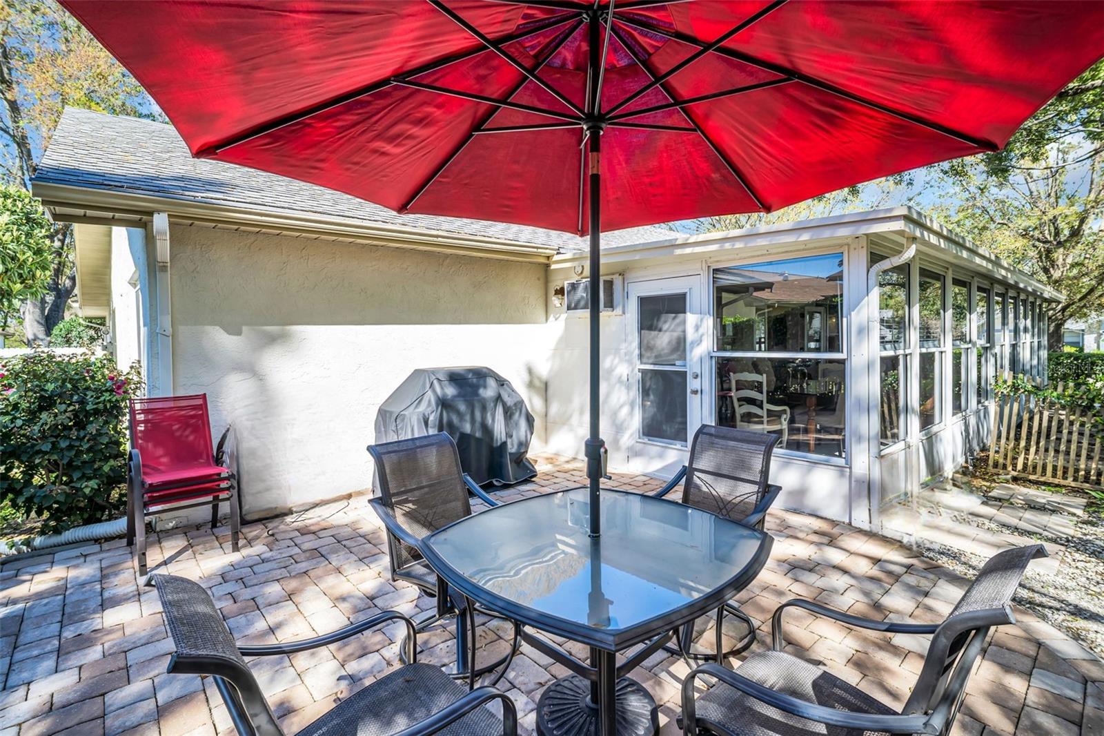 Large back patio for seating & grill~