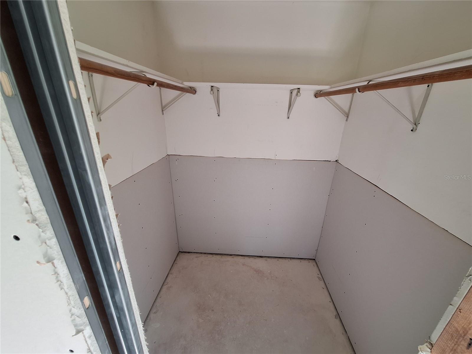 LARGE WALK IN CLOSET