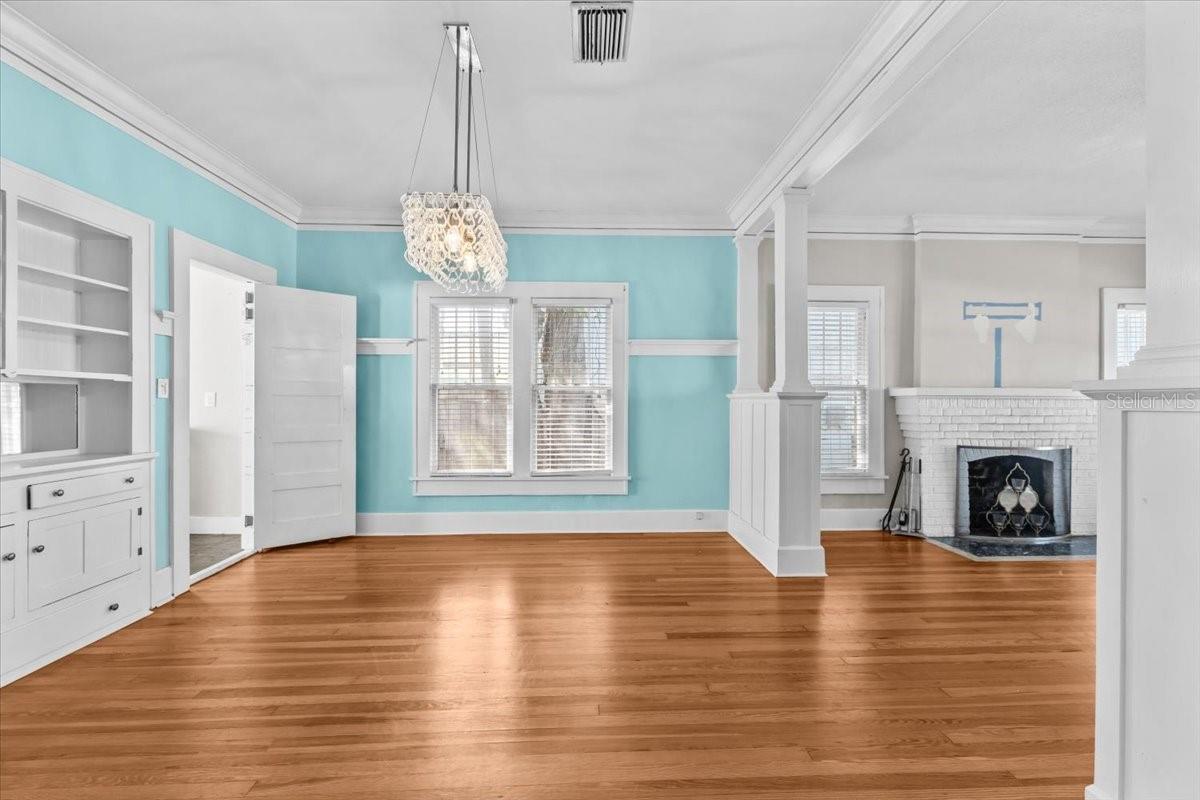 Dining Room - Built-ins