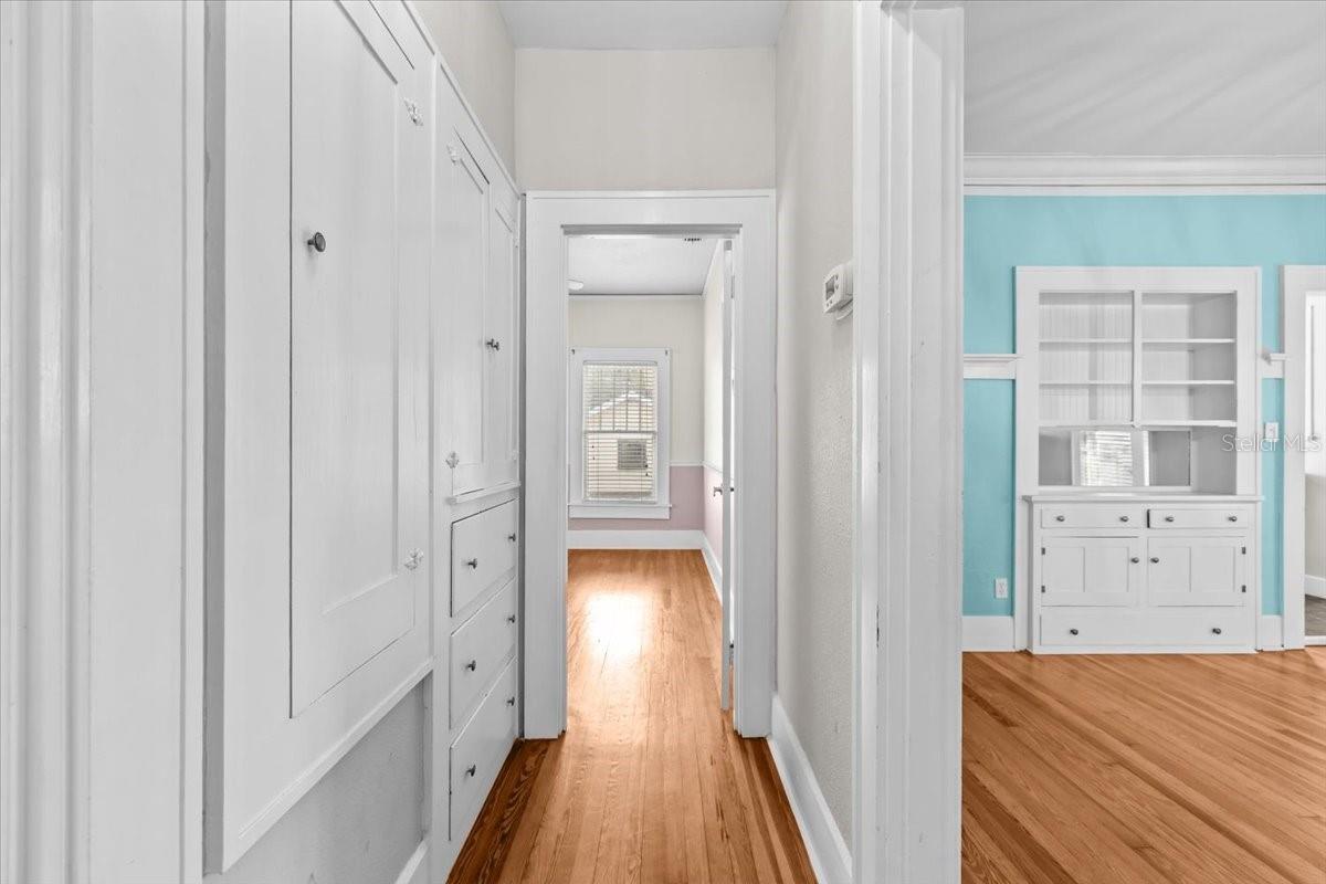 Hallway - Built-in drawers