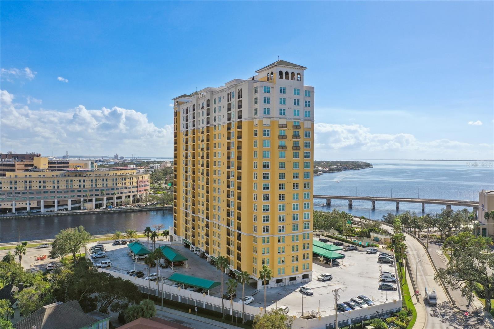 South Tampa high-rise with waterfront views and premium amenities.