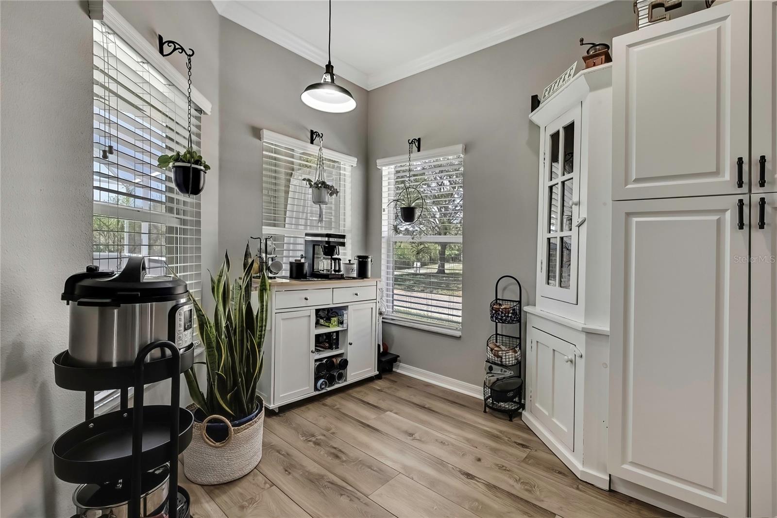 Breakfast area off kitchen