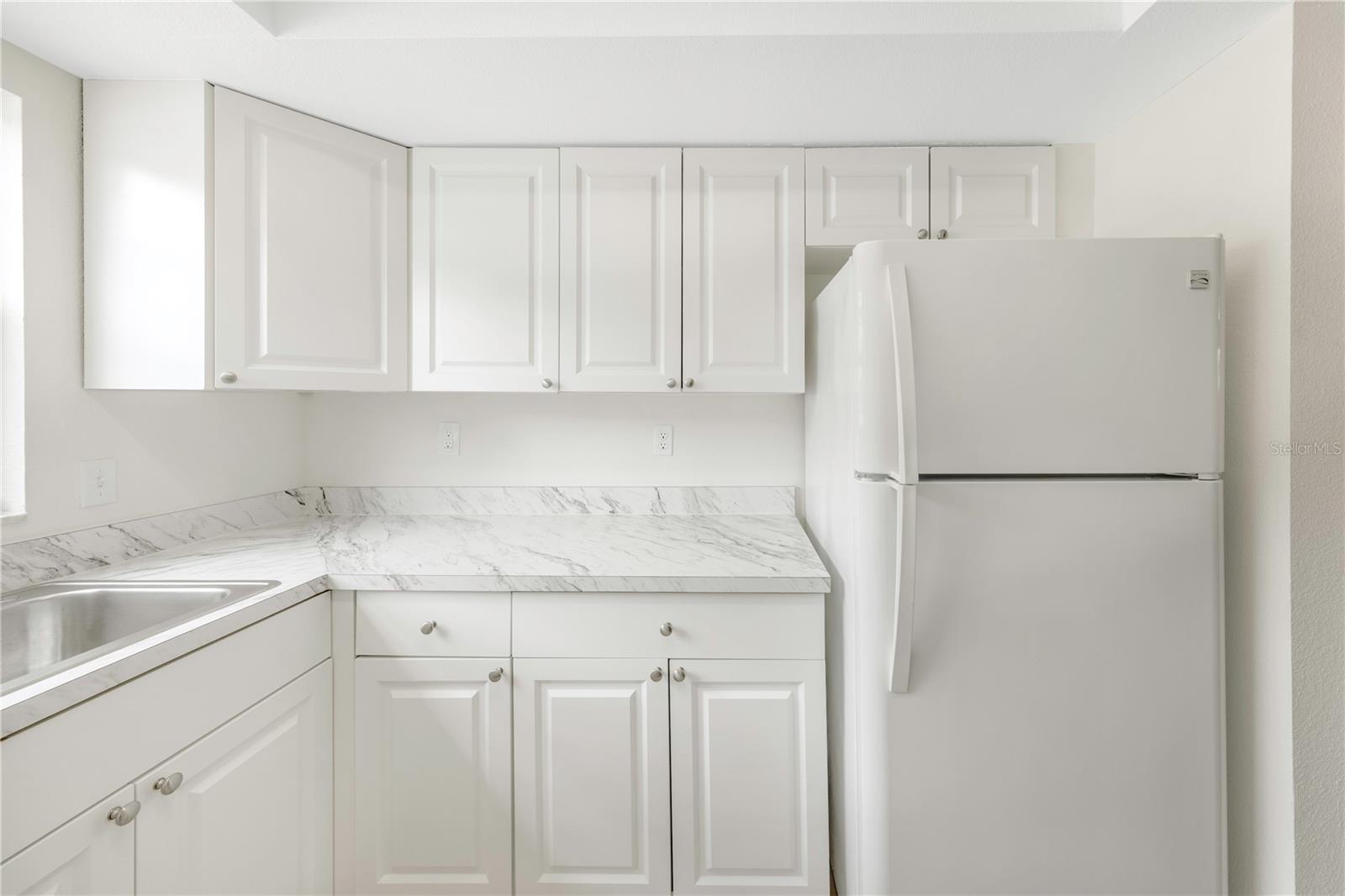 Kitchen - Right View