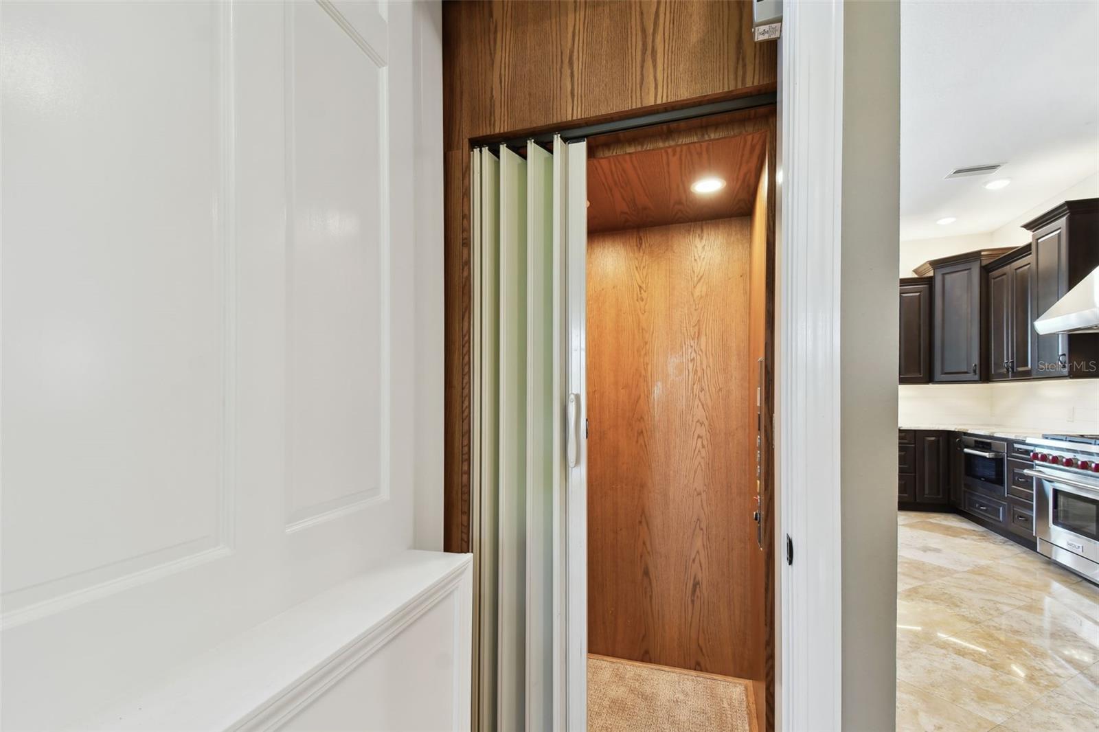 Elevator to all 3 levels
