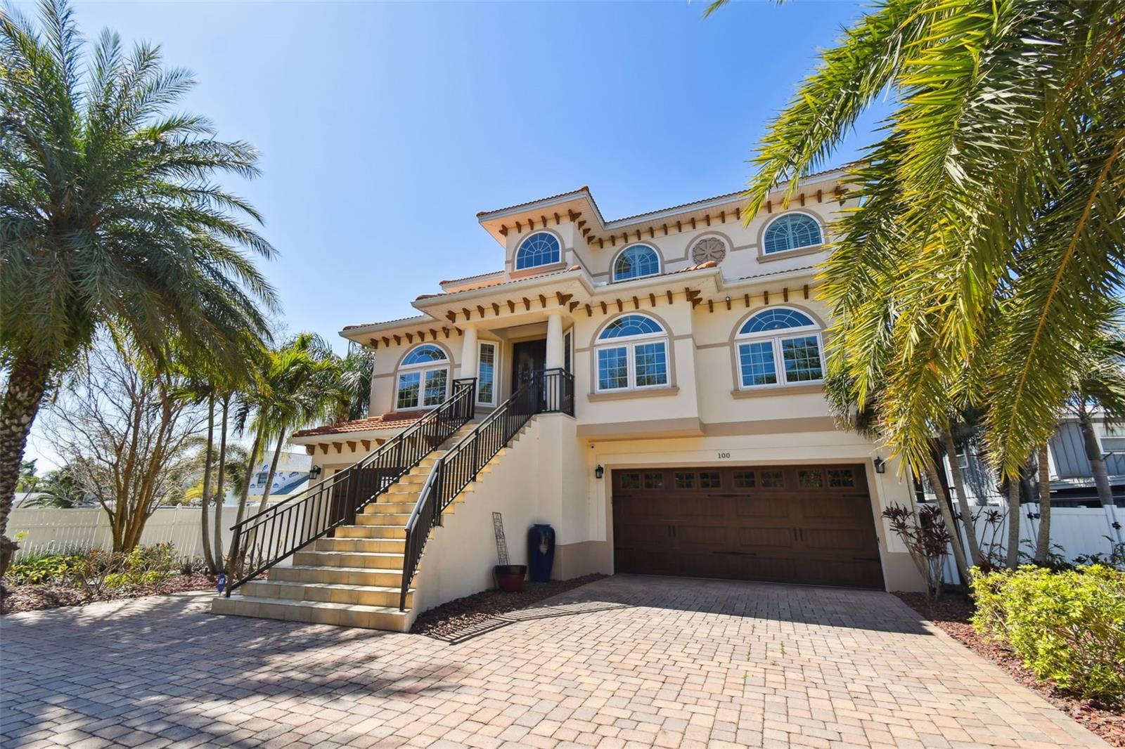 5-6 Car Garage & Extra Large Circle Drive