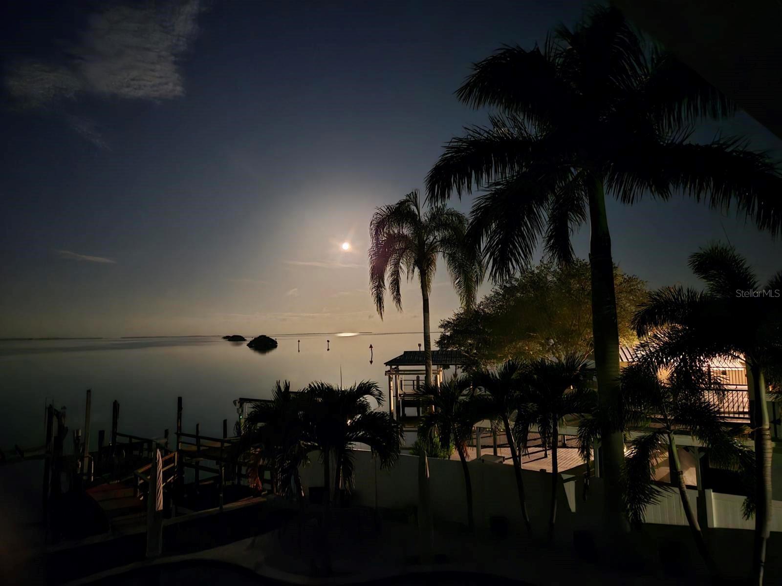 Moonsets, too!