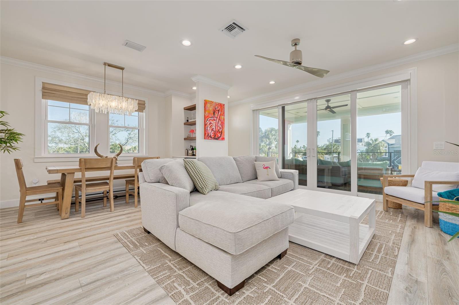 Living room / Dining area