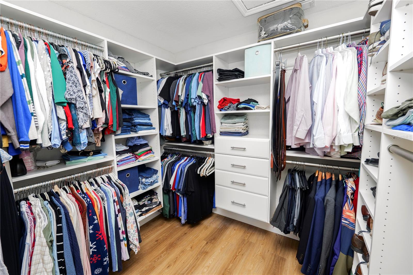 walk in closet
