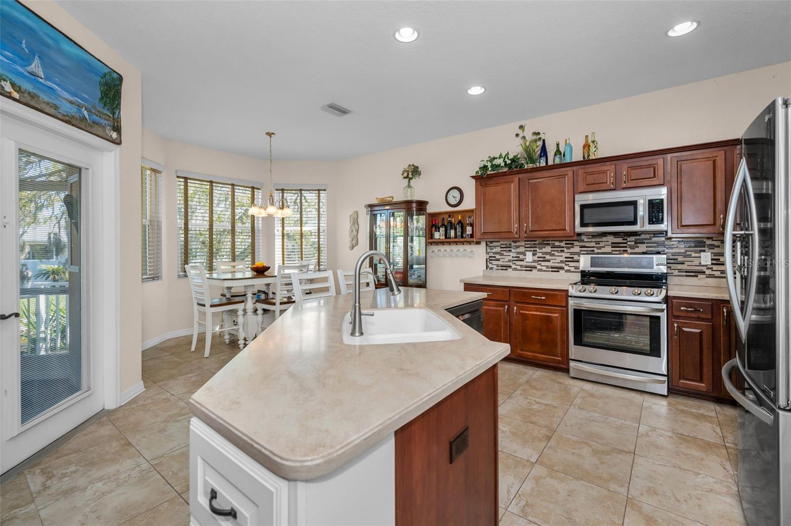 Kitchen1010 Blue Heron Way, Tarpon Springs, FL 34689