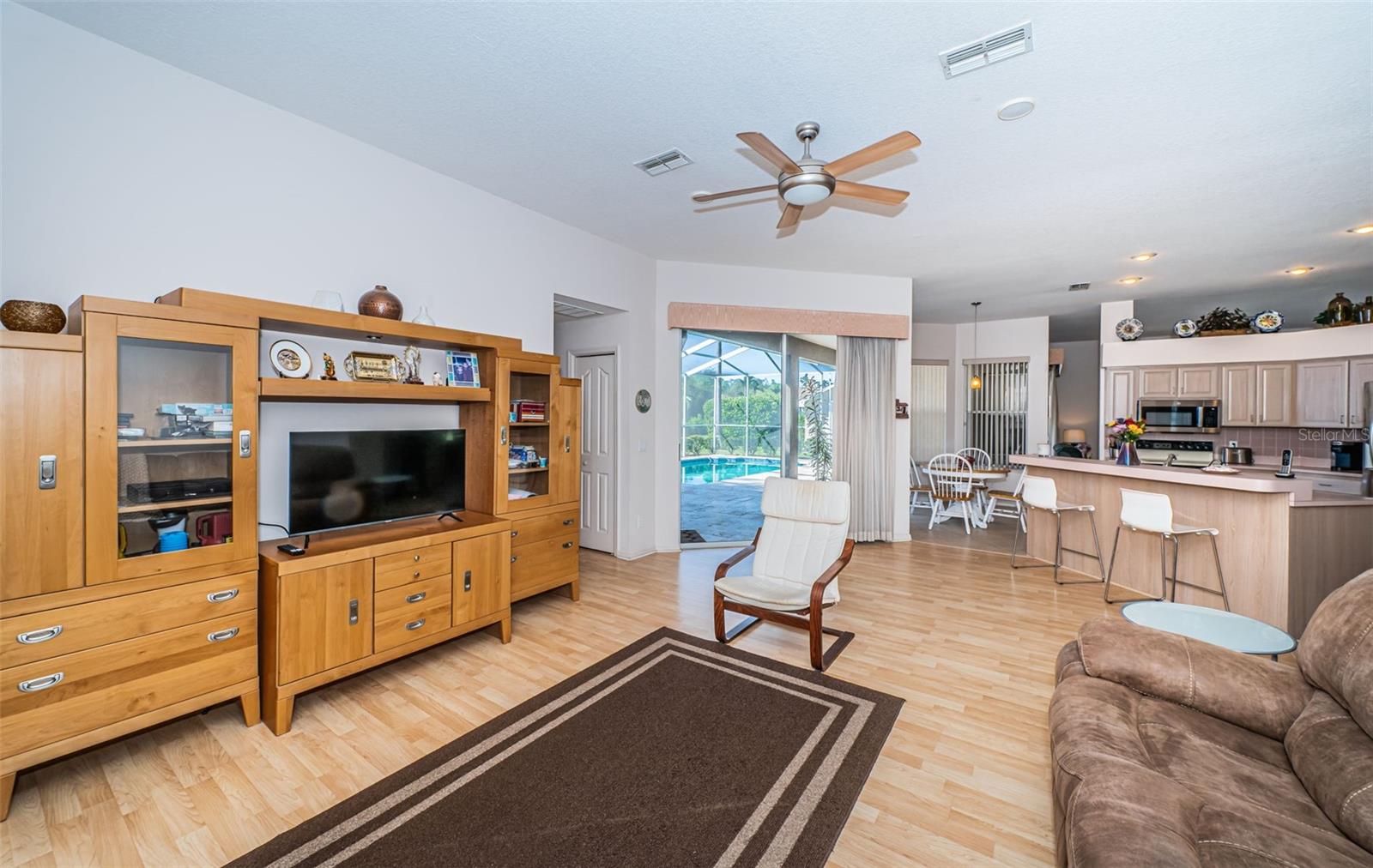 Family Room - Laminate Floors