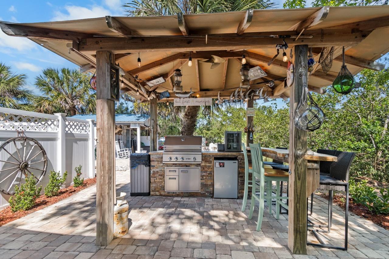 Outdoor Kitchen