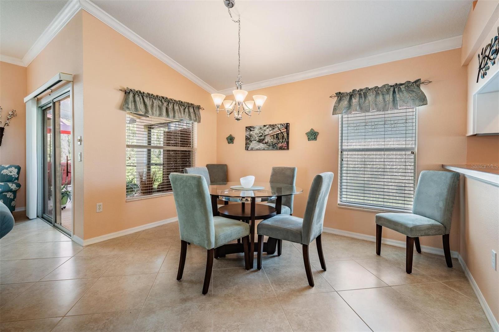 Dining area with lanai view