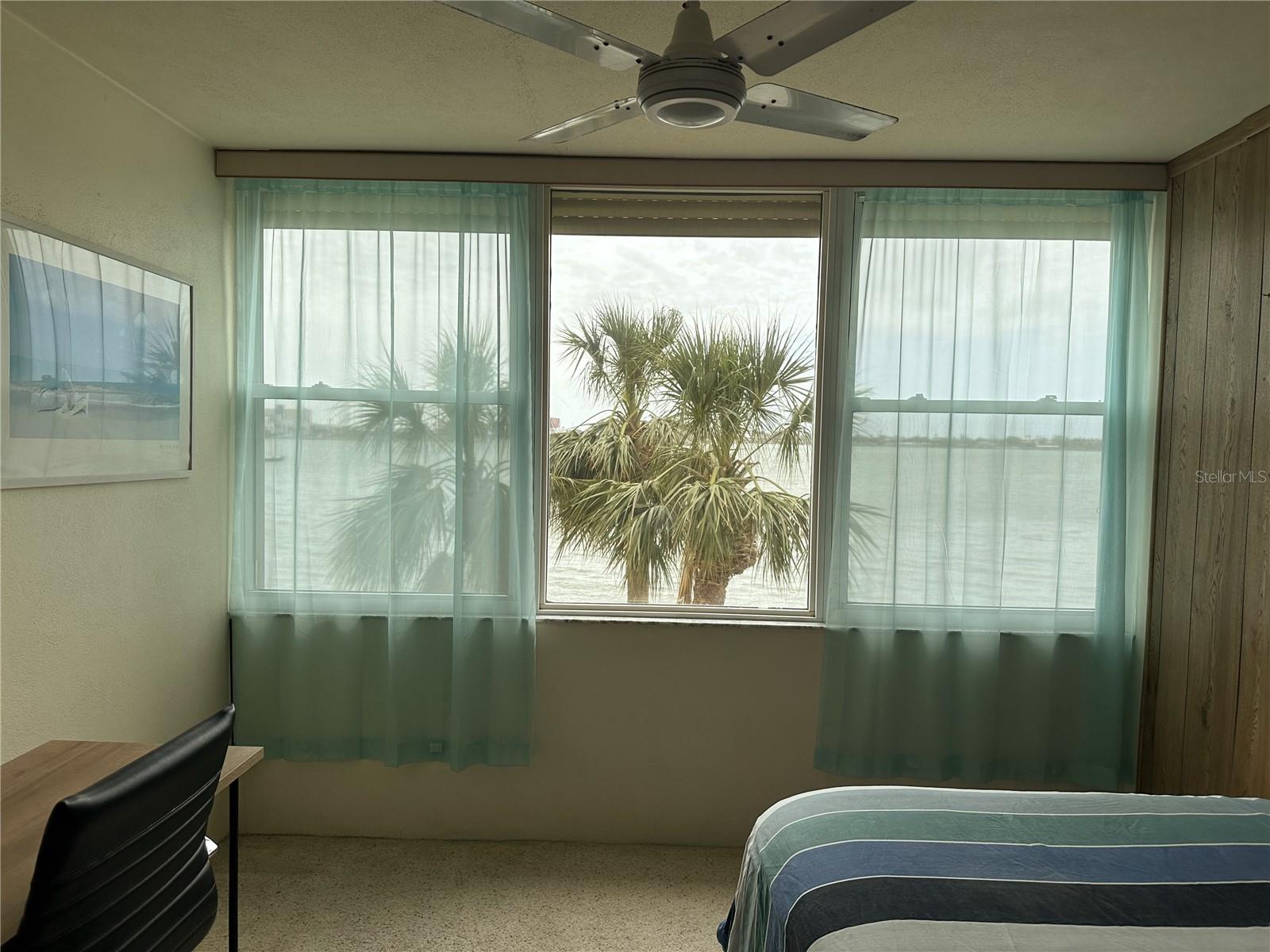 FLORIDA ROOM/2 BEDROOM