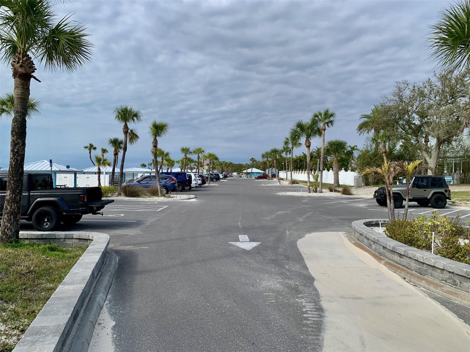 Gulf Harbor beach parking