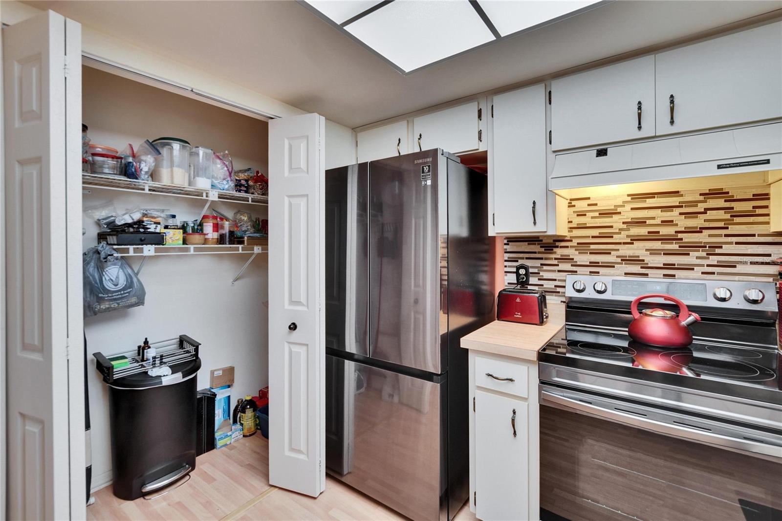 Kitchen w/New Appliances