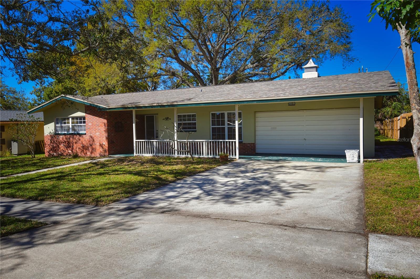 Nice size front yard and driveway